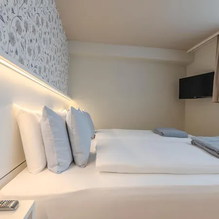 فندق Zur Sonne - - Restaurant - Boutique 3*