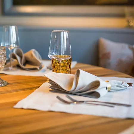 Zur Sonne - - Restaurant - Boutique 3*