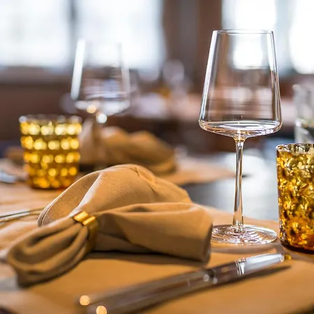 Zur Sonne - - Restaurant - Boutique