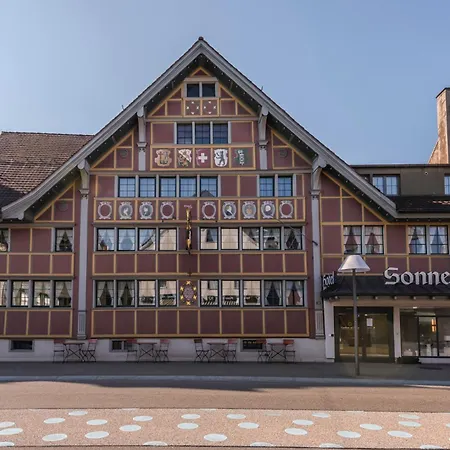 Zur Sonne - - Restaurant - Boutique 3*